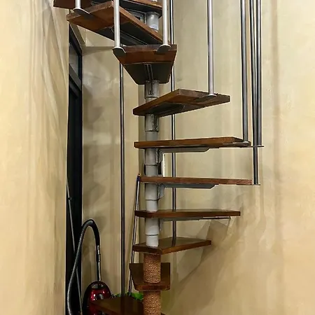 τwisted Loft Apartment